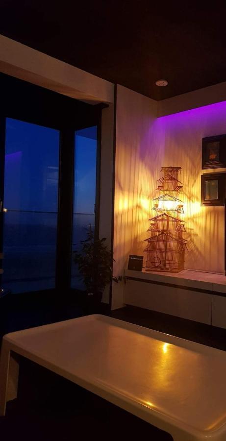 Modern Appartement Met Frontaal Zeezicht En Prive Parking Knokke-Heist Kültér fotó