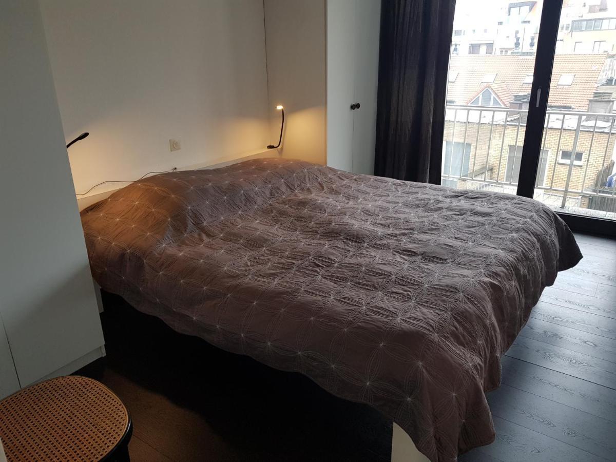 Modern Appartement Met Frontaal Zeezicht En Prive Parking Knokke-Heist Kültér fotó