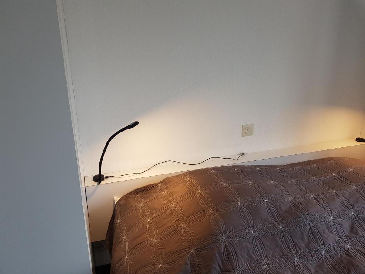 Modern Appartement Met Frontaal Zeezicht En Prive Parking Knokke-Heist Kültér fotó