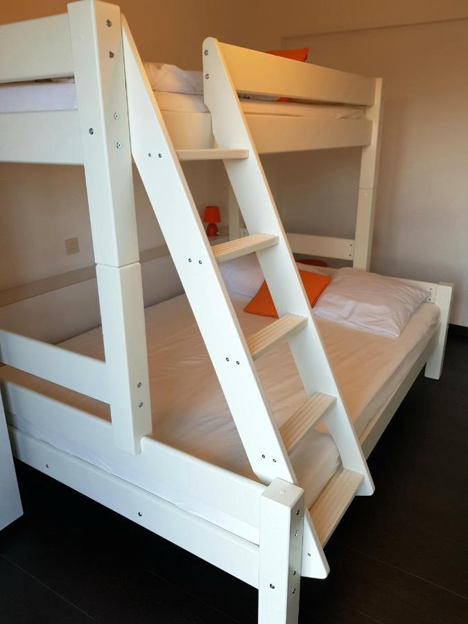 Modern Appartement Met Frontaal Zeezicht En Prive Parking Knokke-Heist Kültér fotó