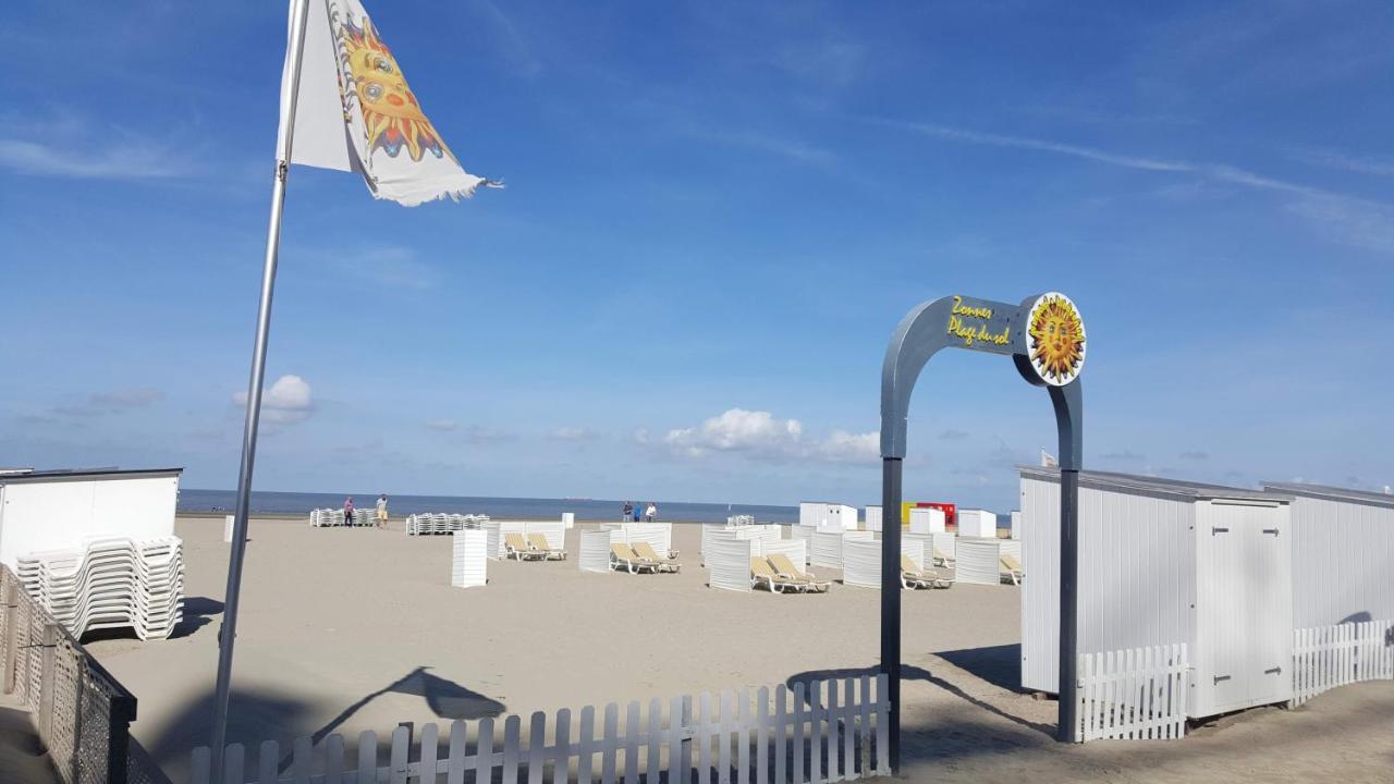 Modern Appartement Met Frontaal Zeezicht En Prive Parking Knokke-Heist Kültér fotó
